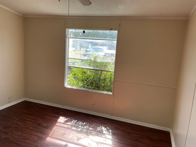 Photo - 343 Crescent Creek Ln