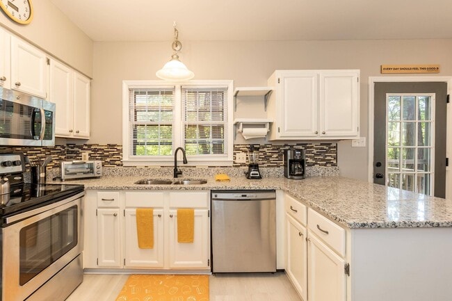 Photo - 6107 Highcastle Ct