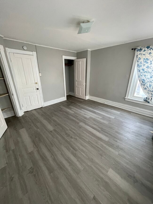 Photo - 513 W Green St
