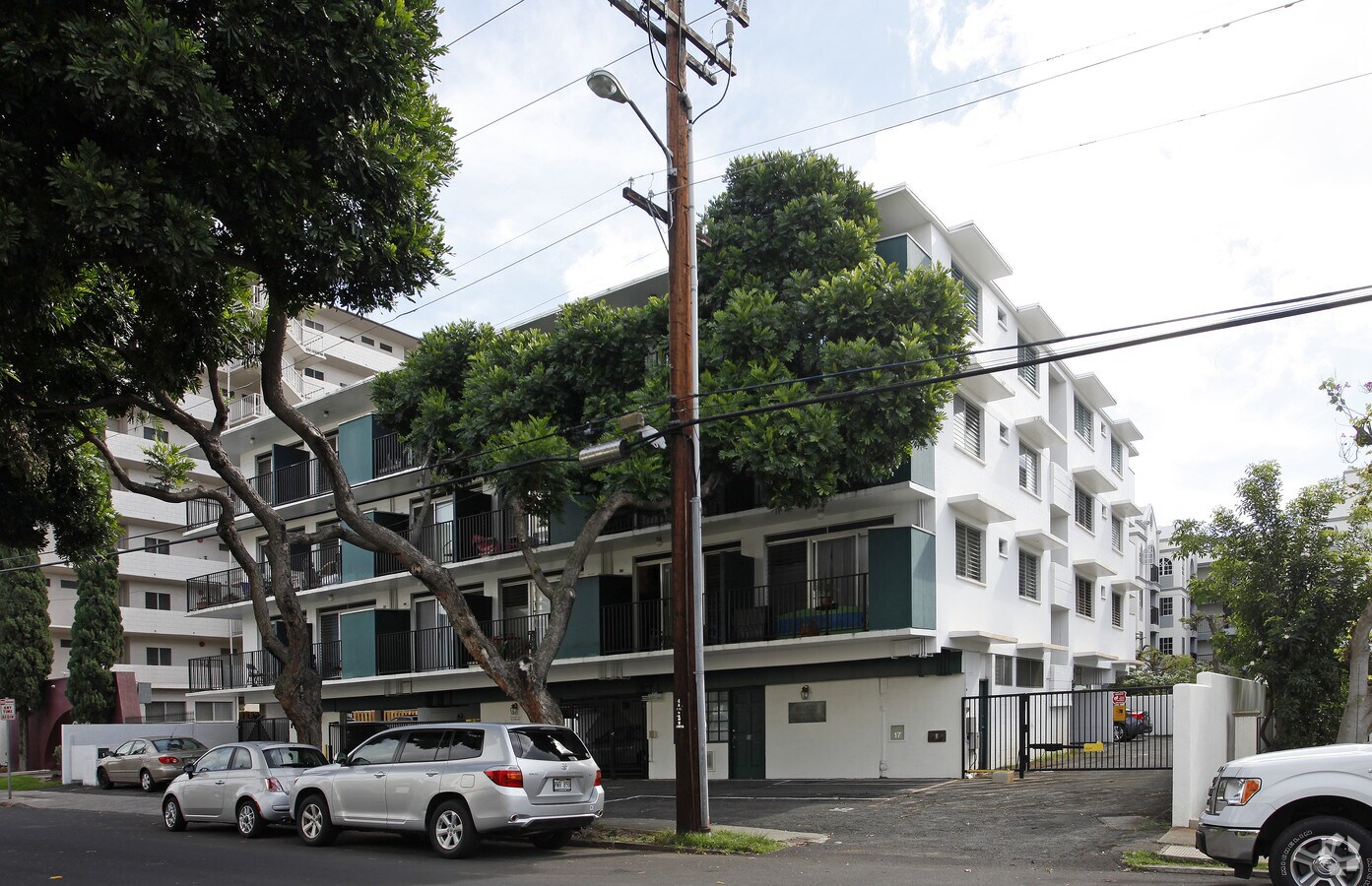 Makiki Courtyard Apartments - Makiki Courtyard Apartments