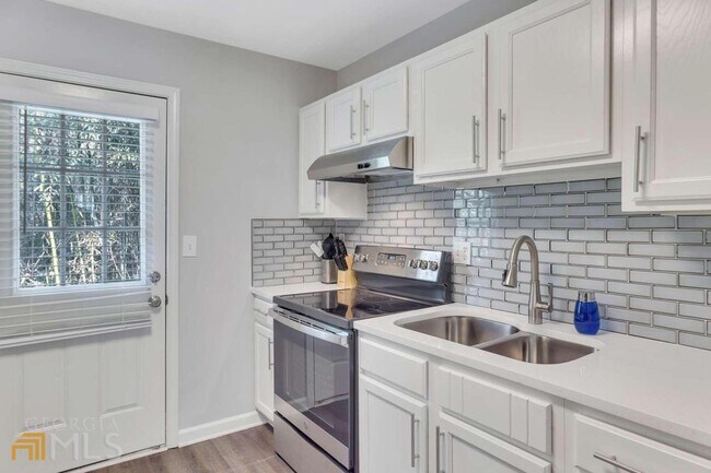 Photo - 1744 Spring Rd SW