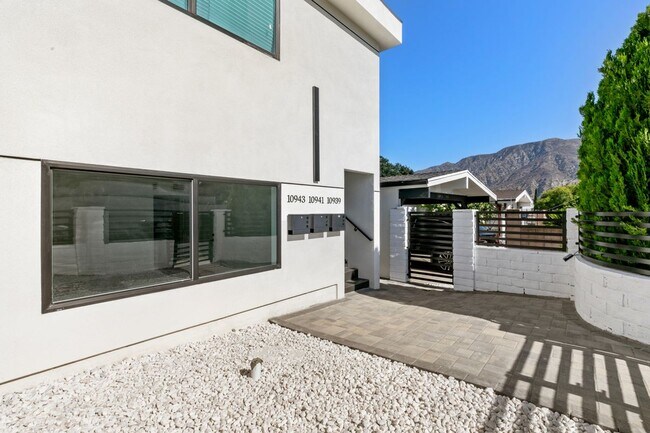 Photo - 10943 Christine Way House