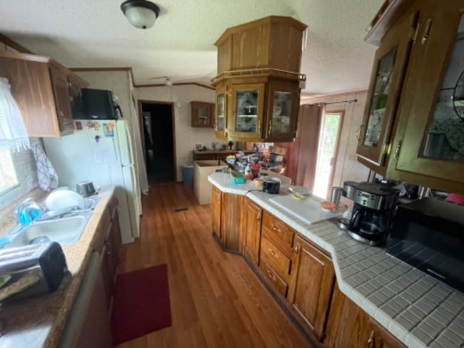 Photo - 330 Joshua Ln