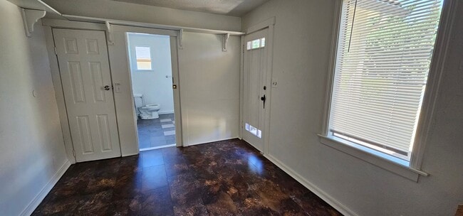 Photo - Minutes to Downtown Grants Pass