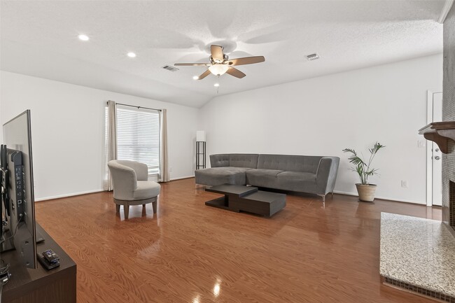 Photo - 1506 Apple Park Dr