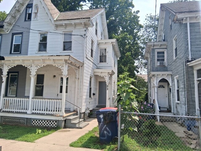 Photo - Spacious 3 Bedroom House FOR RENT in Bridgeton $1650