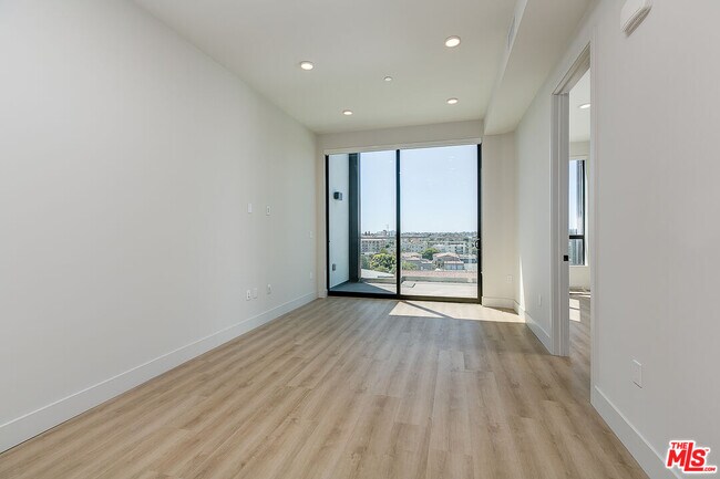 Photo - 3833 Dunn Dr Unit PH2