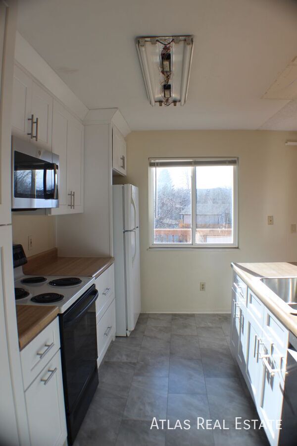 Photo - 9415 Brentwood St