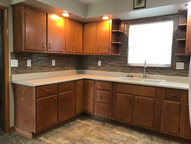 Photo - SOUTHSIDE GEM