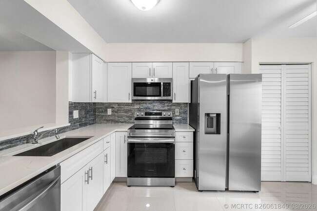 Photo - 7290 Kinghurst Dr Unit 106