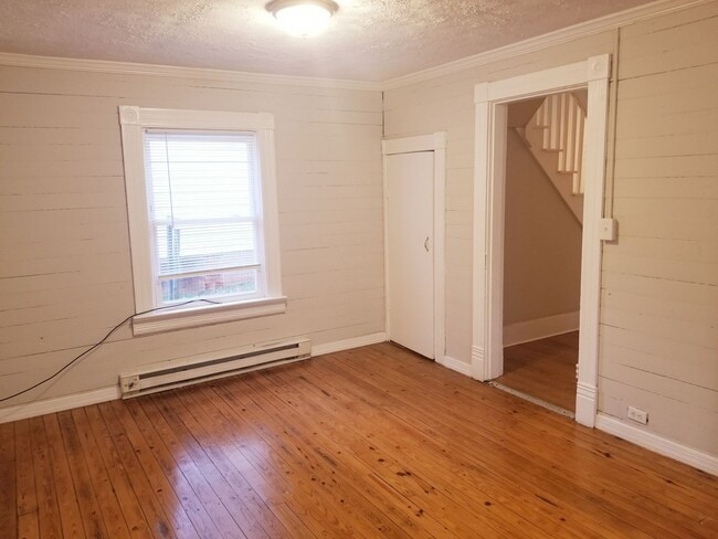 Photo - Three Bedroom House off of Campbell Avenue!
