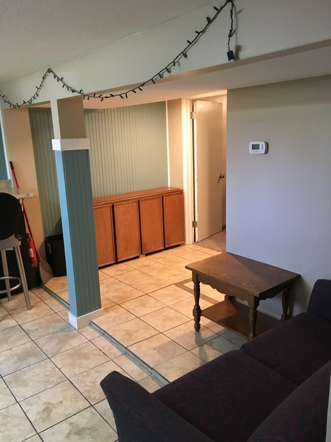 Kitchen - 299 N 100 E Unit 4