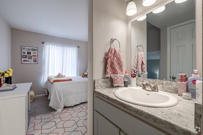 3BD, 2BA - 950SF - First Bedroom Vanity