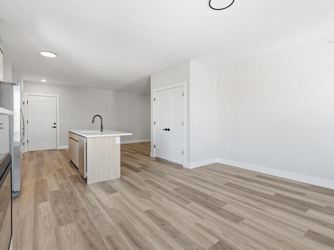 Photo - 304 61st St Unidad 2D