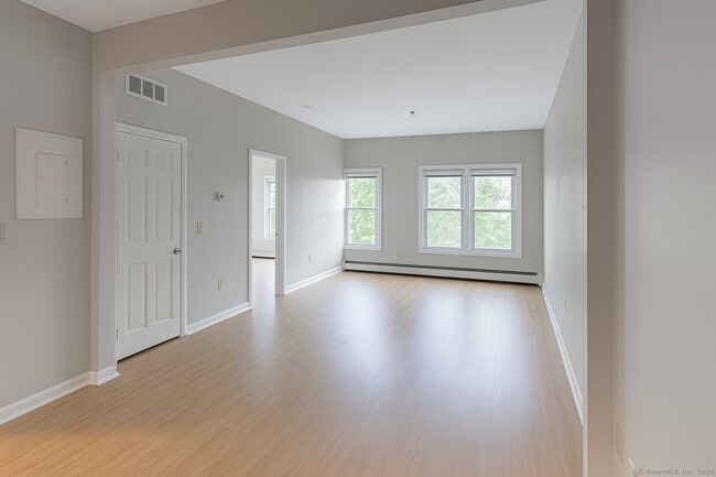 Photo - 1838 Black Rock Tpke Unidad 303 Rental