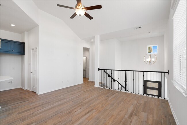 Photo - 611 Silver Pear Ct