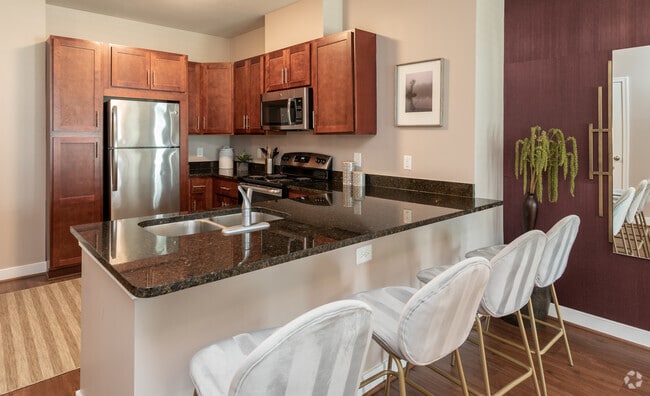 2BR, 2BA - 1053 SF