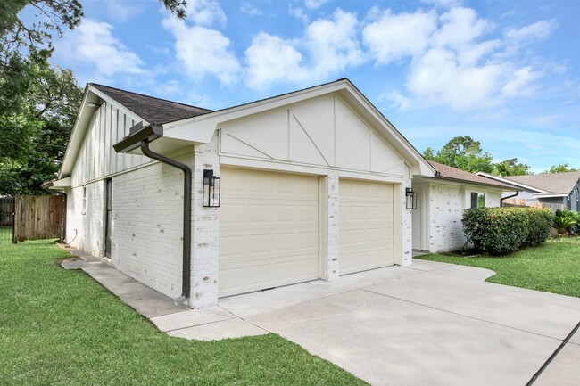 Photo - 7403 Shady Arbor Ln