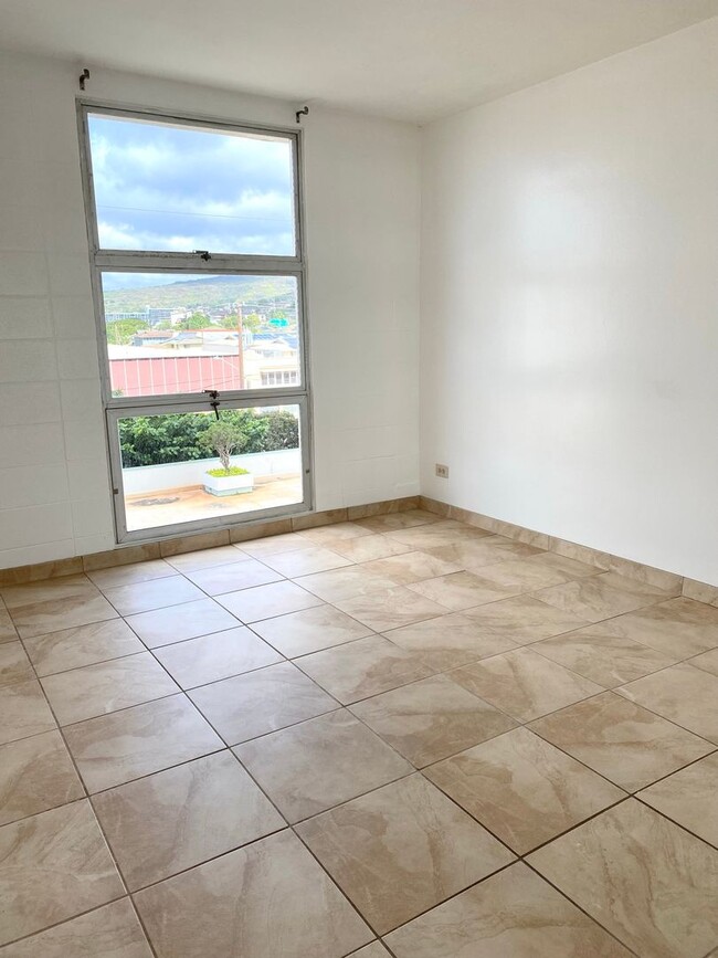 Photo - Liliha Square - 2 Bedroom 1 Bath 1 Parking Unit 5F