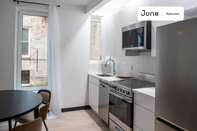 Photo - 624 E 17th St