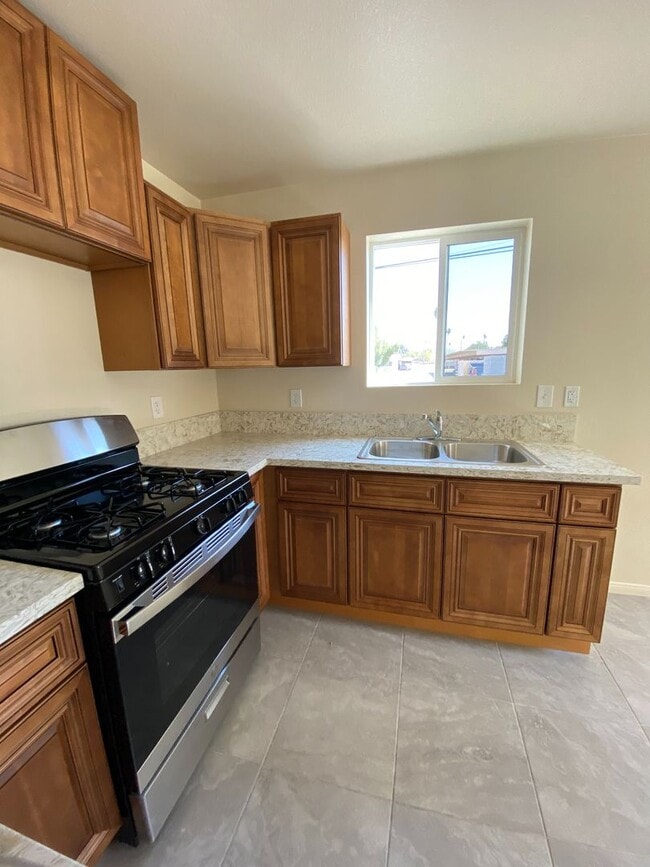 Photo - 574 Holt Ave Unit #3