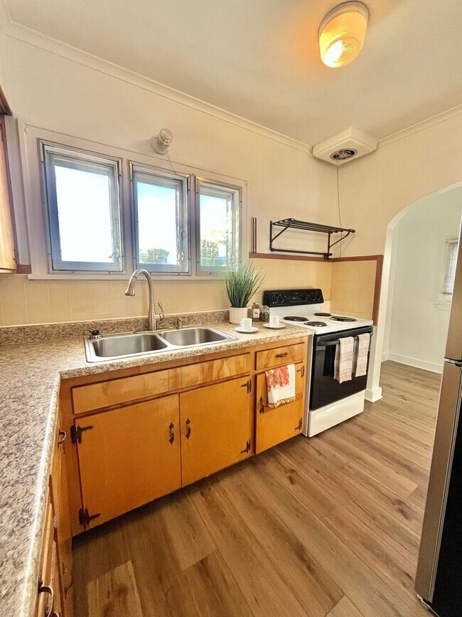 Photo - Charming 3-Bedroom Home in Midtown - Avail...