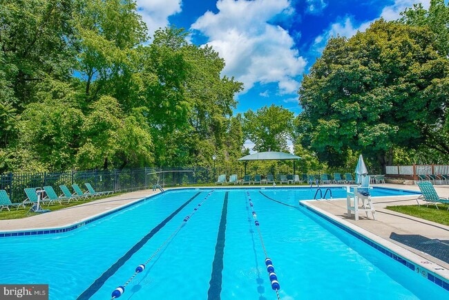 Photo - 1740 Oakwood Terrace Unit 14-E