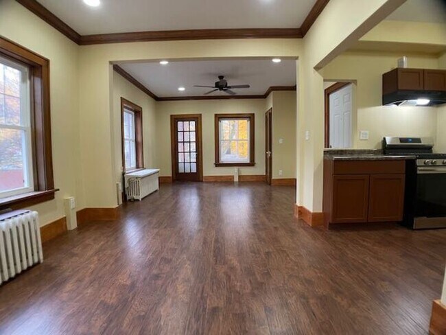 1317 N Ellis St Unit 3