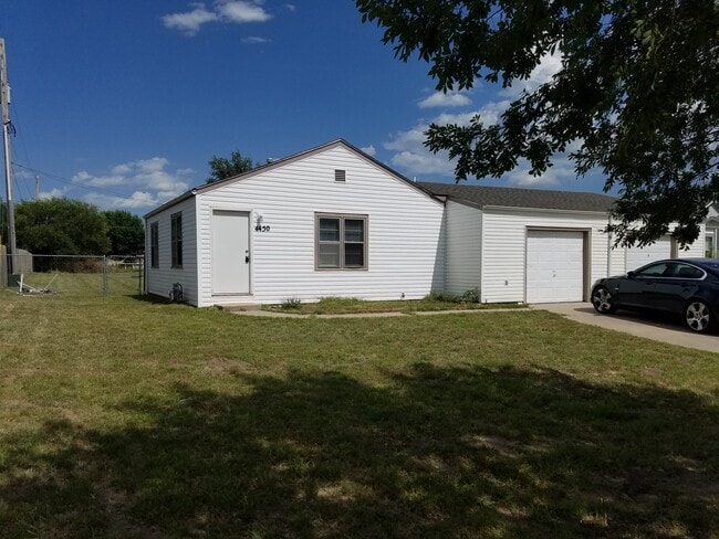 Building Photo - 4450 South Elizabeth Avenue Rental