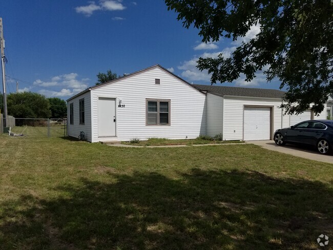 Building Photo - 4450 South Elizabeth Avenue Rental