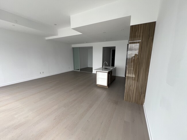 Photo - 488 University Ave Unit 5502