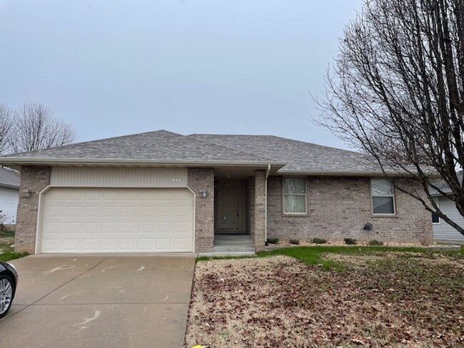 Building Photo - This All Brick home is Located in Orchard Crest West!