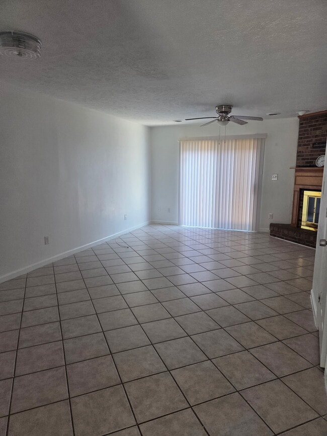 Photo - 830 44th Ave N