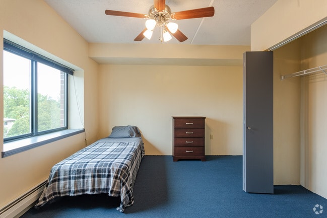 4BR, 2BA