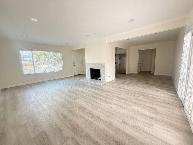 1994 S Park Ave Unit 1
