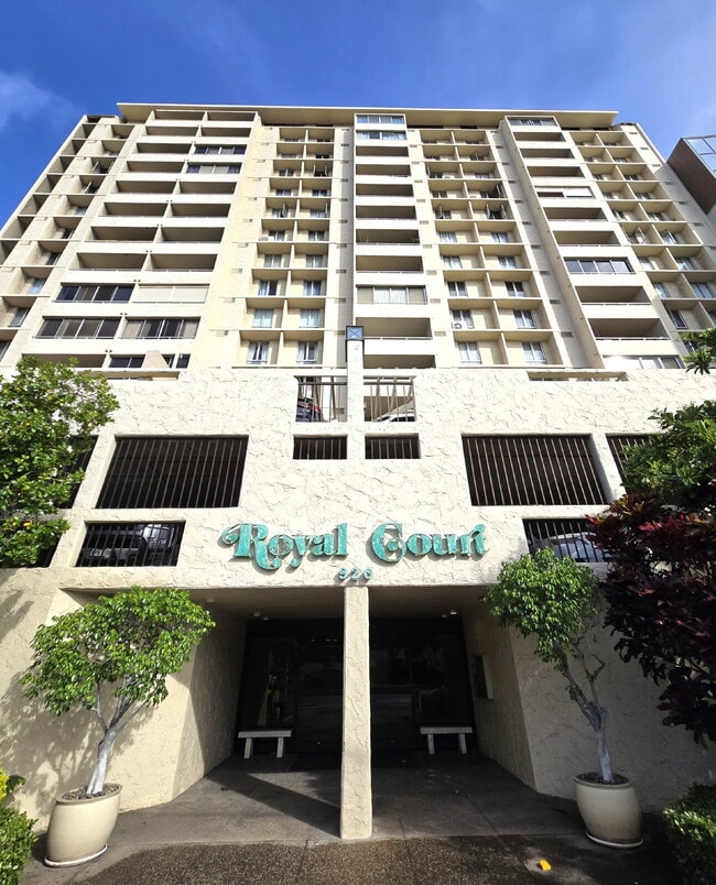 Building Photo - Large 2br/2ba/1pkg Condo near Blaisdell! Unit 4G