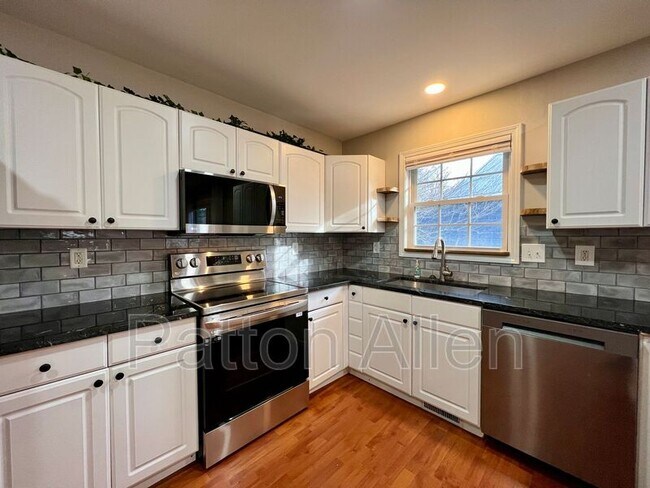 Photo - 51 Argyle Ln Unidad B