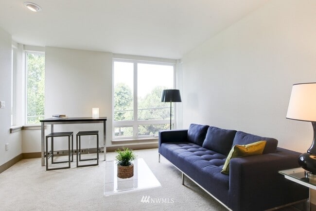 Living Room - 4547 8th Ave NE Condo Unit 304