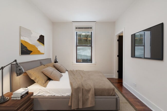 Photo - Renovated 3 bedroom in the heart of Logan Square - May 1st Unidad 1