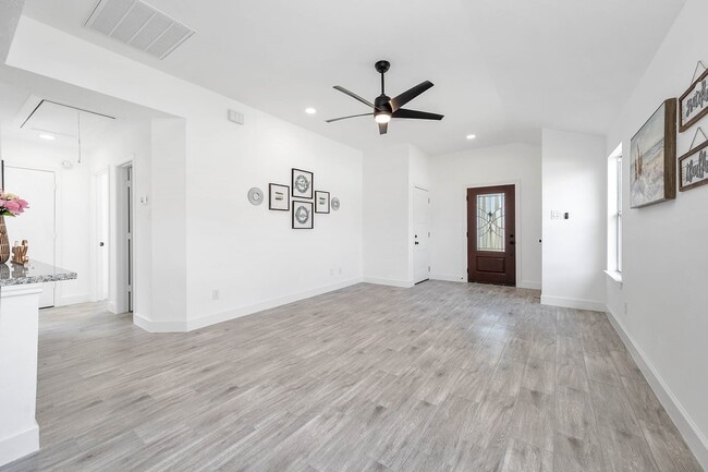 Photo - 5130 Riverwood Dr