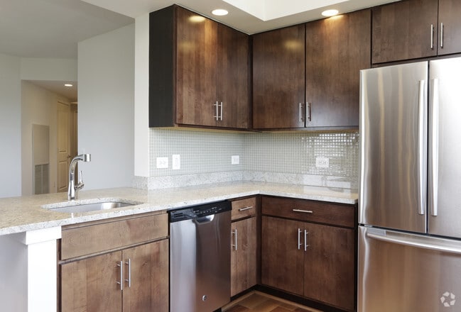 2BR, 2BA -1064 SF