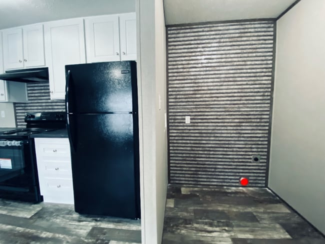 Photo - 12204 Indianapolis Rd