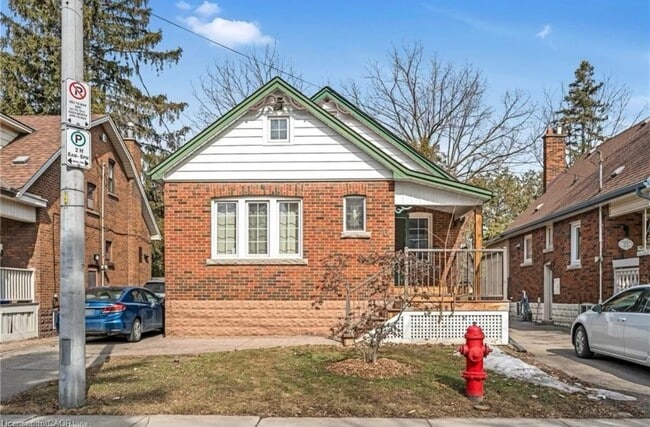 Photo - 76 Barclay St