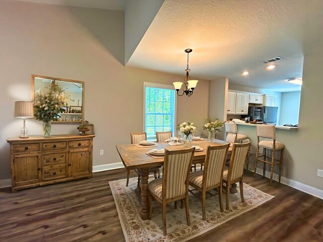 Photo - 533 Deerchase Ct