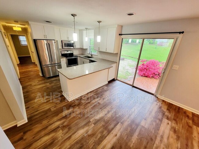 Photo - 2404 Blanche Dr