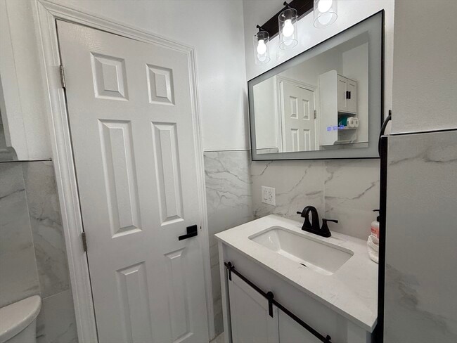 Photo - 15 Linwood St Unit 1