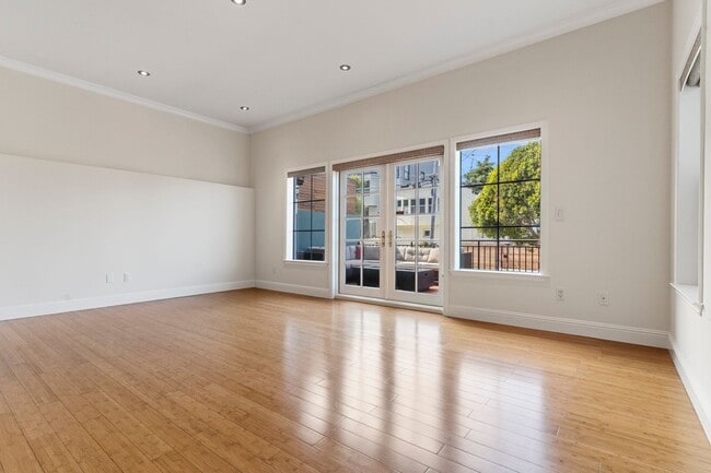 Photo - 2 Bed, 2 Bath, 2 Car Parking - Stunning Co...