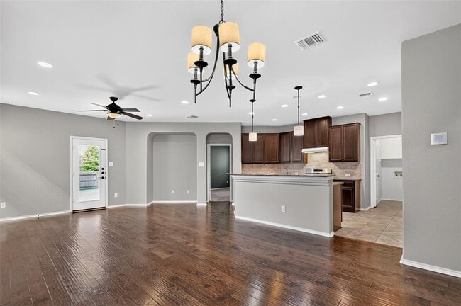 Photo - 1049 Clove Hitch Dr