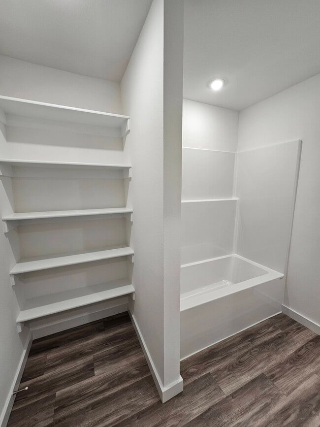 Photo - 200 NW Bellflower St