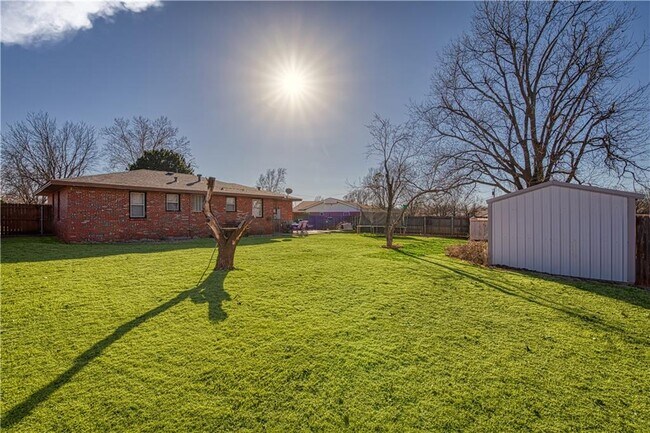 Photo - 105 Ramsey Pl
